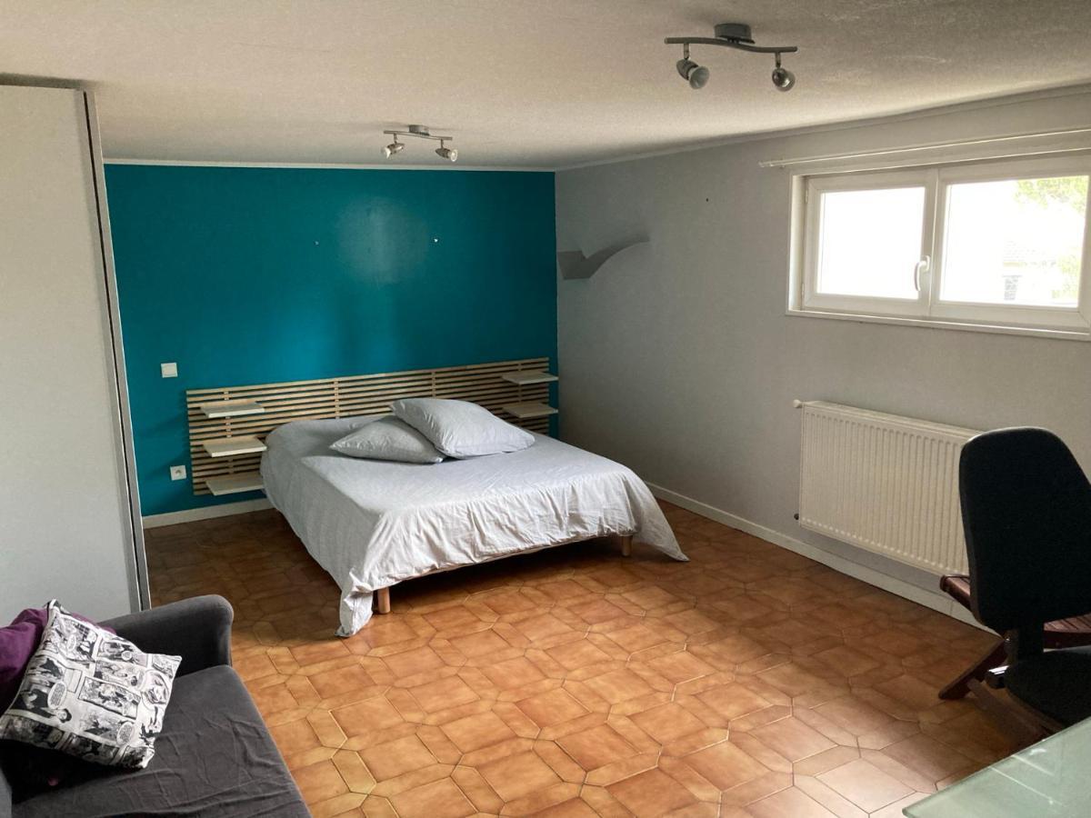 Appartement En Rez-De-Chaussee De Maison Montanay Exterior photo